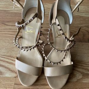 Christian Louboutin Nude Choca Lux 100